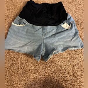 Maternity shorts